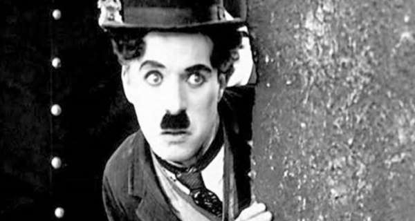 Charlie Chaplin'le Gülümsemeyi Keşfedin: İçten Sözleri ve Hayat Dersleri